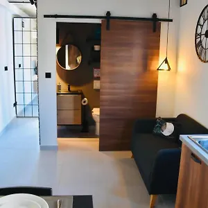 https://apt-chic-penthouse-industrial-style.hotelssaintjulians.com