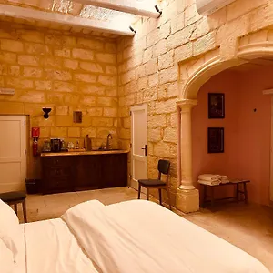 https://apt-talbot-house-by-talbot-bons.hotelssaintjulians.com